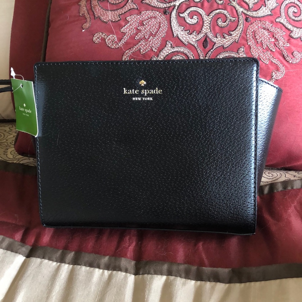 New kate spade pebble leather crossbody
